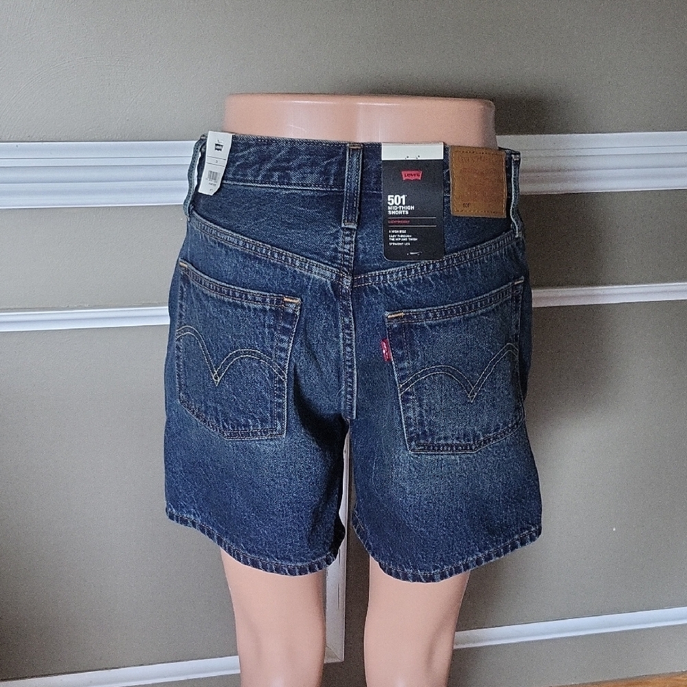 Levi's Women's Dark Blue Denim High-Rise Shorts Size 26